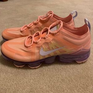 Nike Air Vapormax in coral / amethyst color